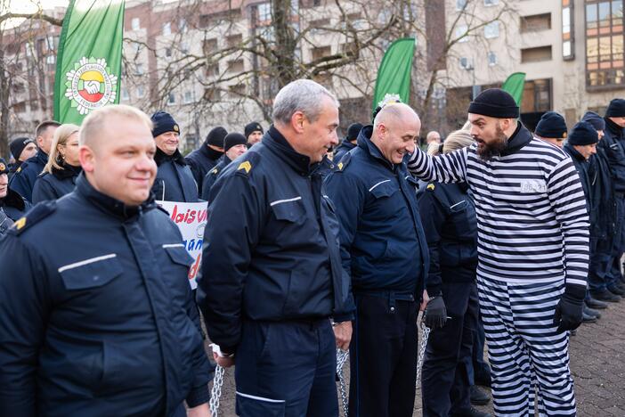 Įkalinimo įstaigų darbuotojų protestas